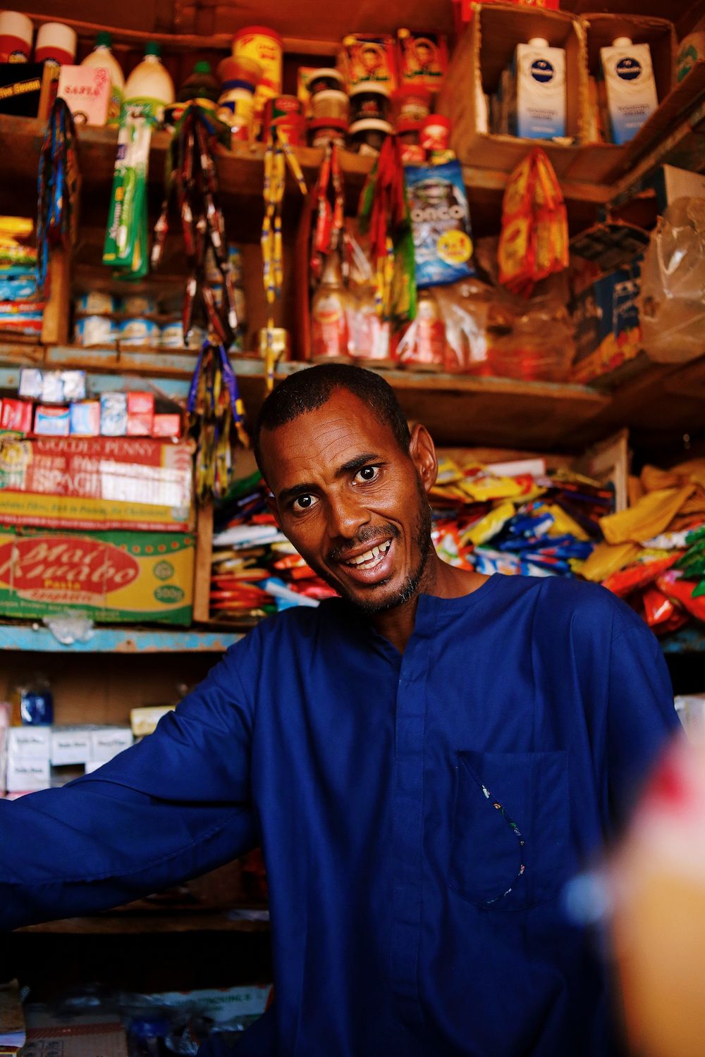 Commerçant dans sa boutique